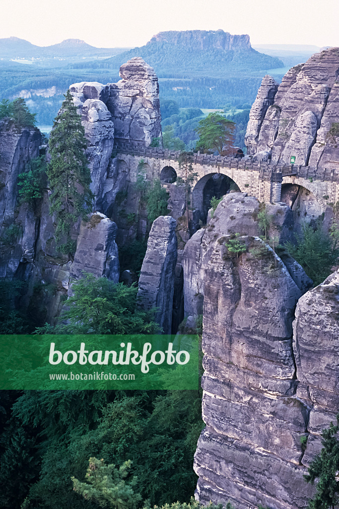 365064 - Bastei-Brücke und Lilienstein, Nationalpark Sächsische Schweiz, Deutschland