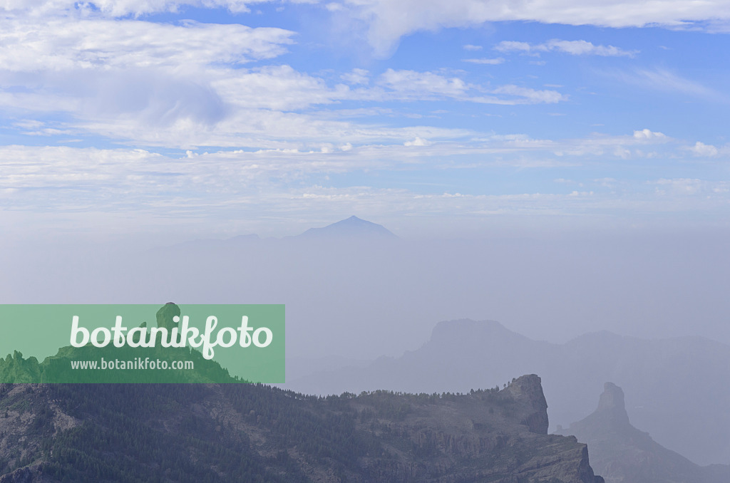 564187 - Blick auf den Roque Nublo und El Teide, Gran Canaria, Spanien