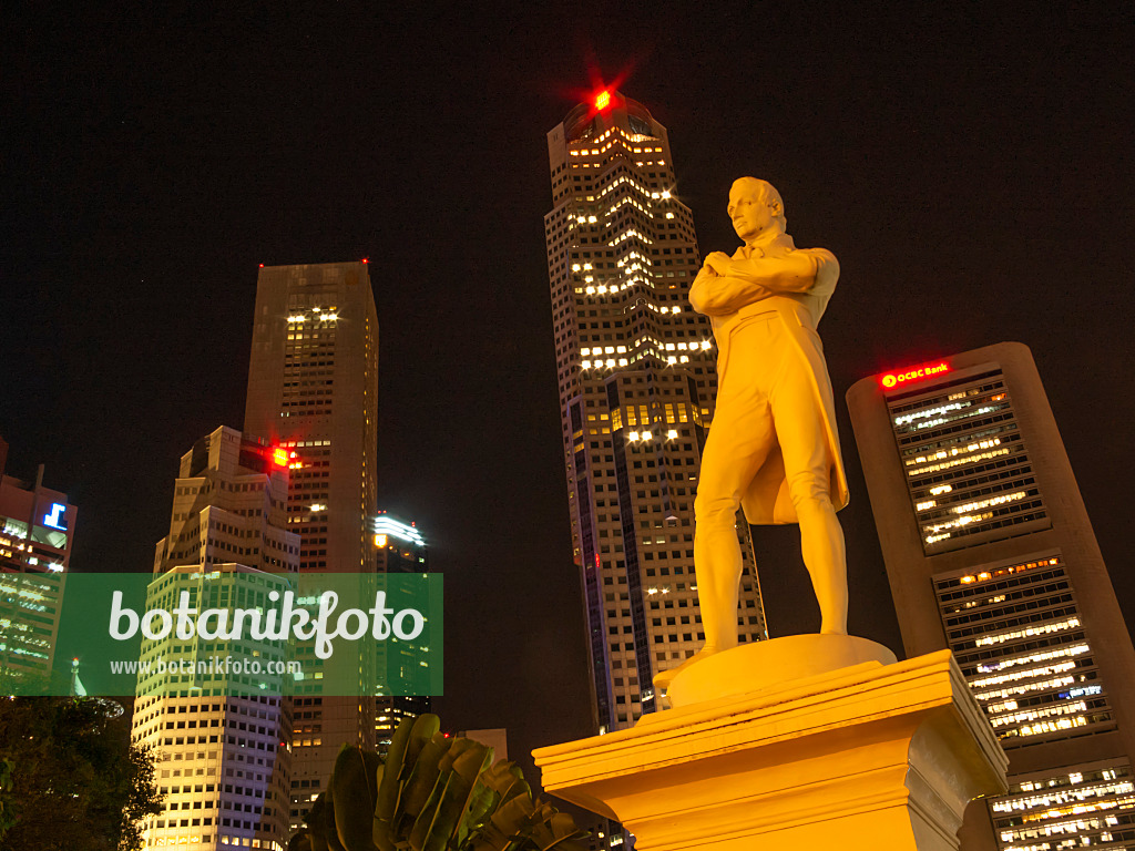 411226 - Denkmal für Stamford Raffles, Singapur