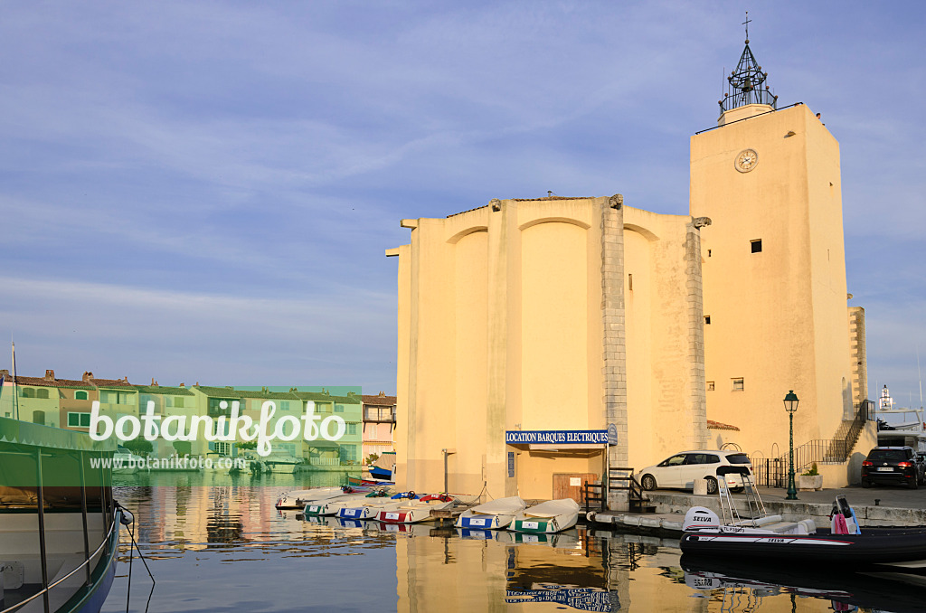 569068 - Église Saint-François d'Assise im Yachthafen, Port de Grimaud, Frankreich