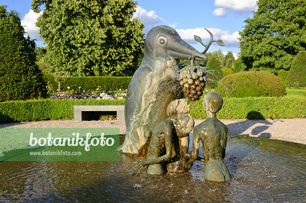 534028 - Vogelbrunnen, Britzer Garten, Berlin, Deutschland