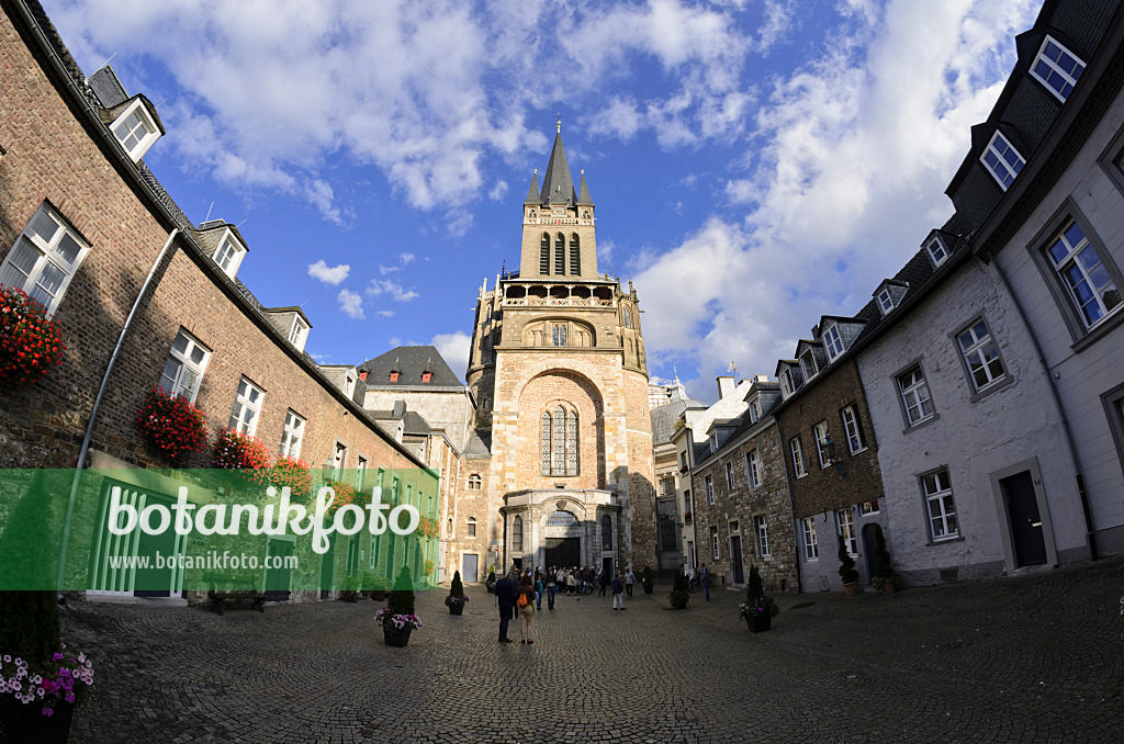 561001 - Cathedral, Aachen, Germany