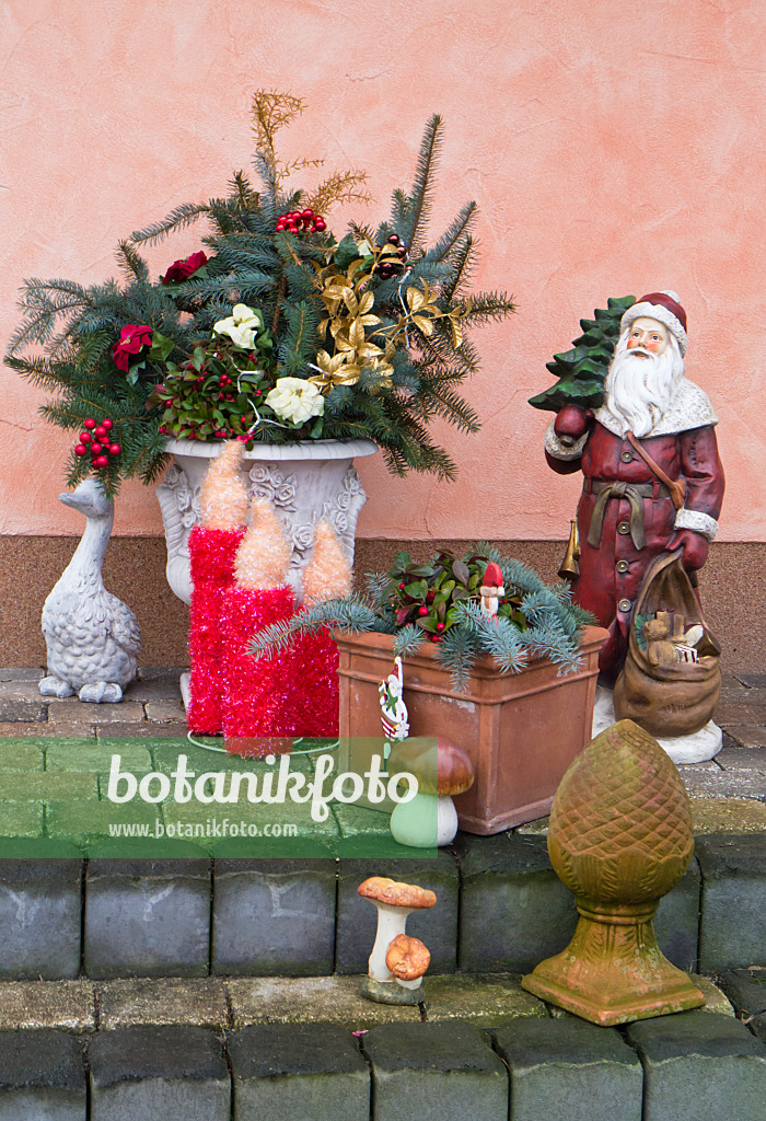 527030 - Christmas decoration with Santa Claus