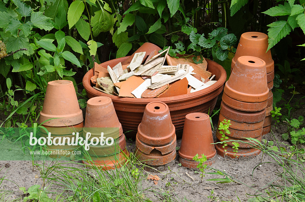 474127 - Clay pots