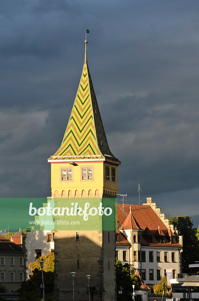 572096 - Evening sun on the Mangtower, Lindau, Germany