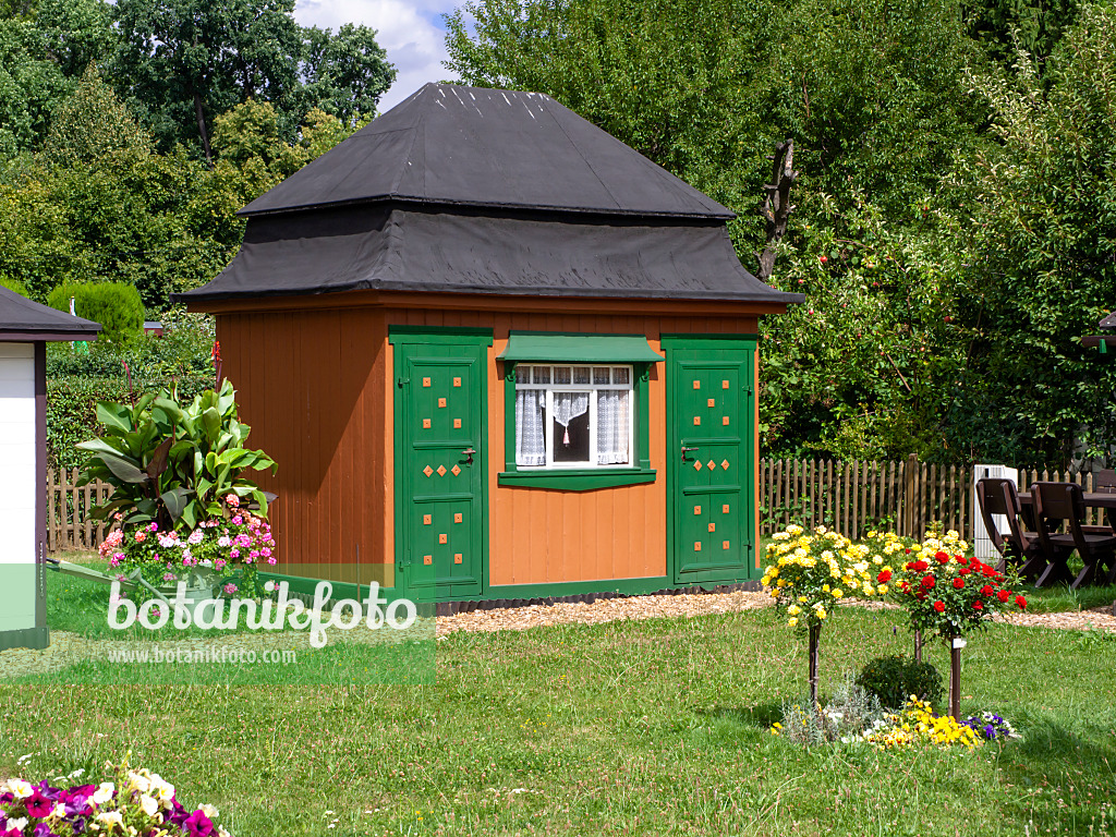 463056 - Historic garden house from 1924, Leipzig, Germany