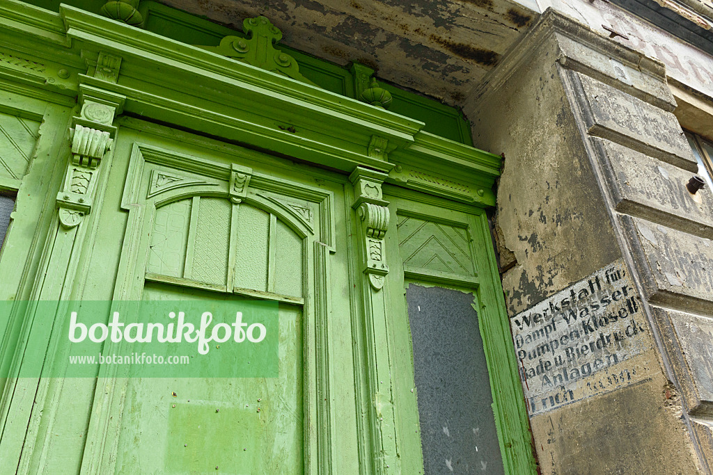 559057 - House entrance with old lettering, Görlitz, Germany