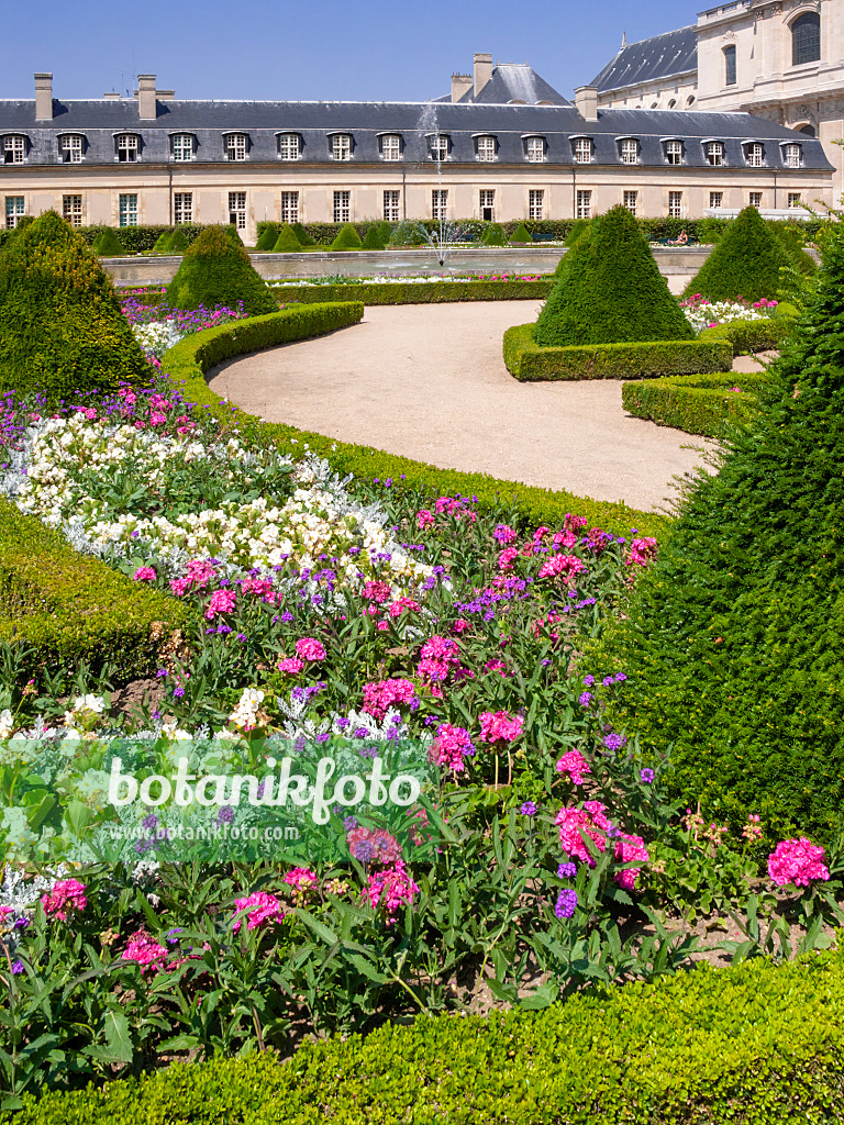 402082 - Invalides Cathedral, Paris, France