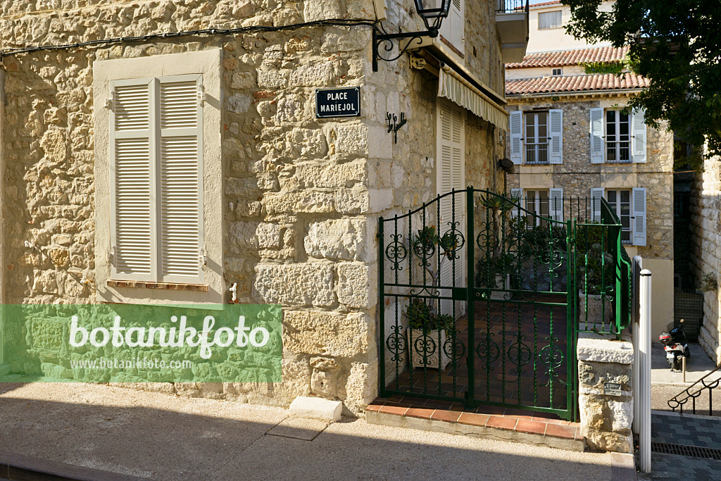 569074 - Old town house, Antibes, France