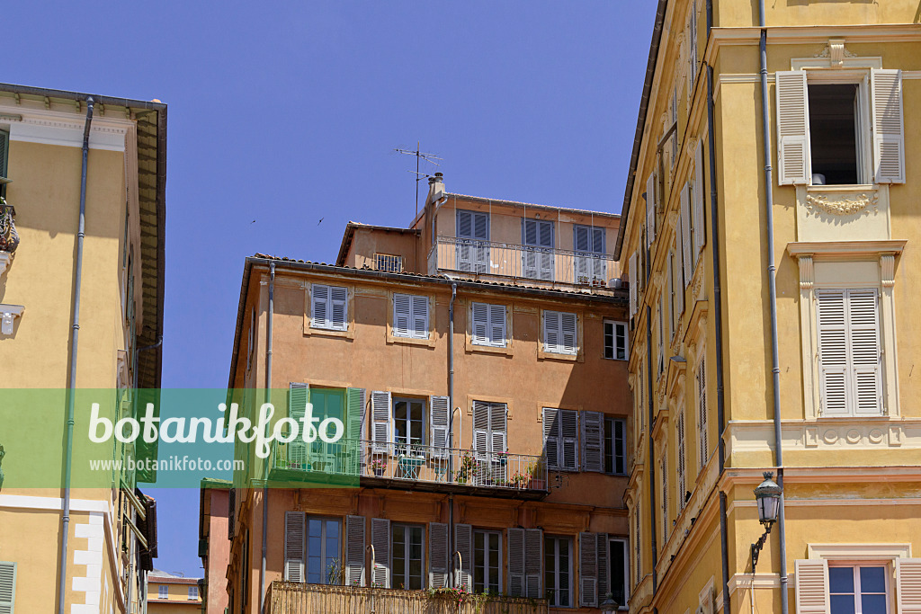 569115 - Old town houses, Nice, France