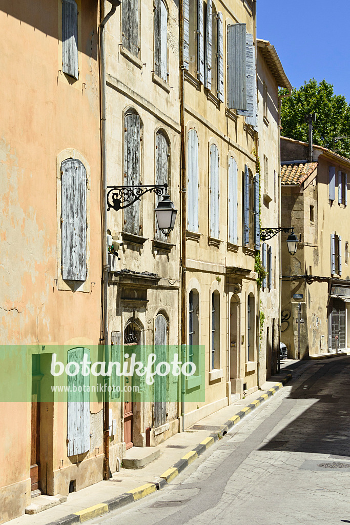 557226 - Residential buildings, Arles, France