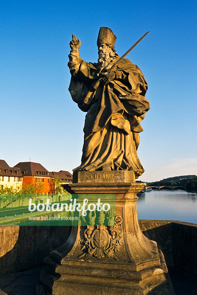 378082 - Sculpture on the Old River Main Bridge, Würzburg, Germany