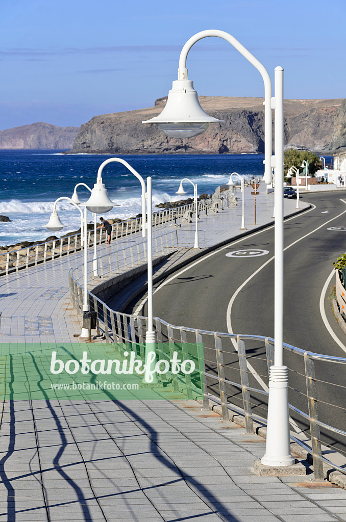 564202 - Seafront, Puerto de las Nieves, Gran Canaria, Spain