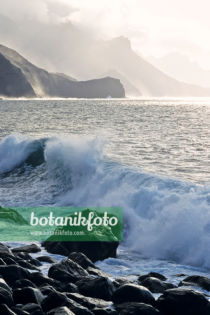 397079 - Surf, Tamadaba Nature Reserve, Gran Canaria, Spain