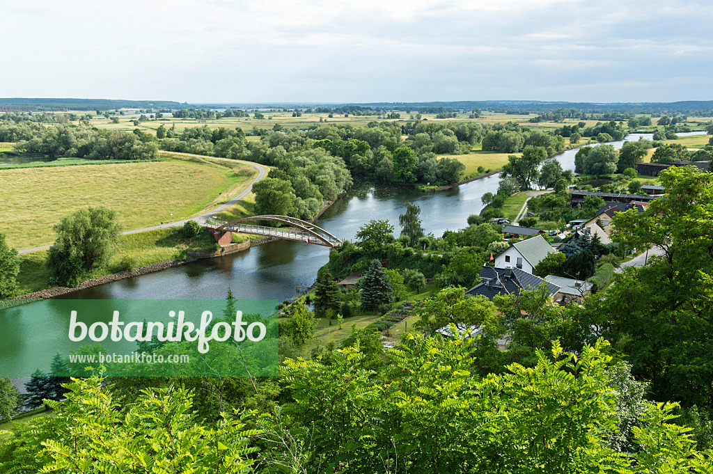 509185 - View of the Oder Valley from Stützkow Viewpoint, Lower Oder Valley National Park, Germany