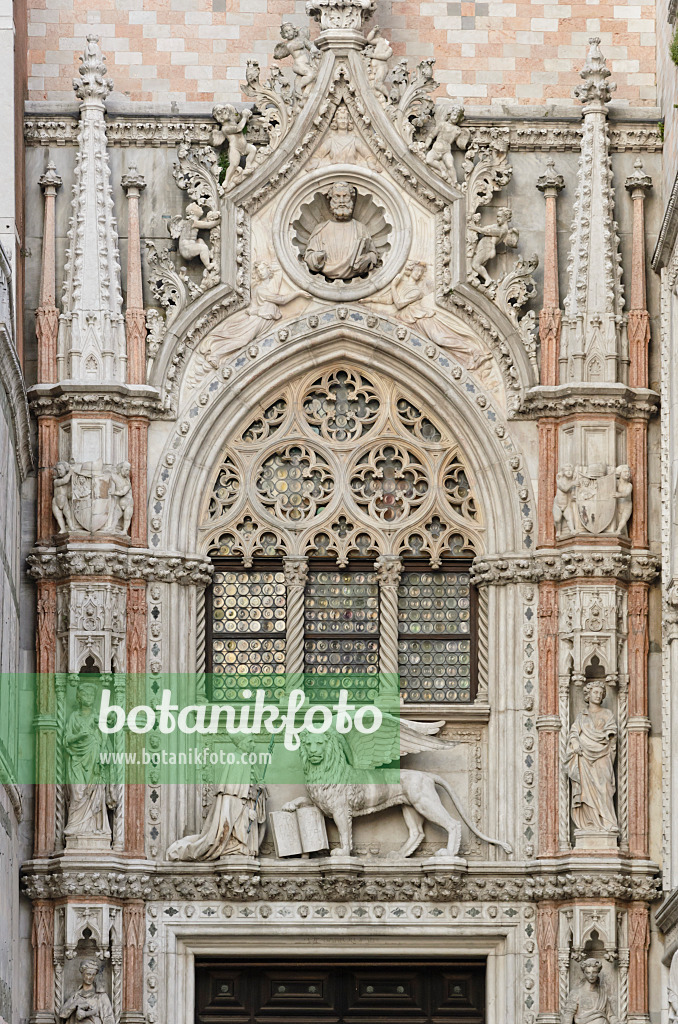 568100 - Porta della Carta, palais des Doges, Venise, Italie