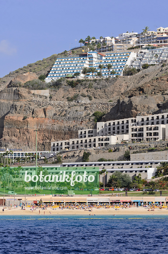 564108 - Versant d'une montagne avec des hôtels et des villages de vacances, Taurito, Gran Canaria, Espagne