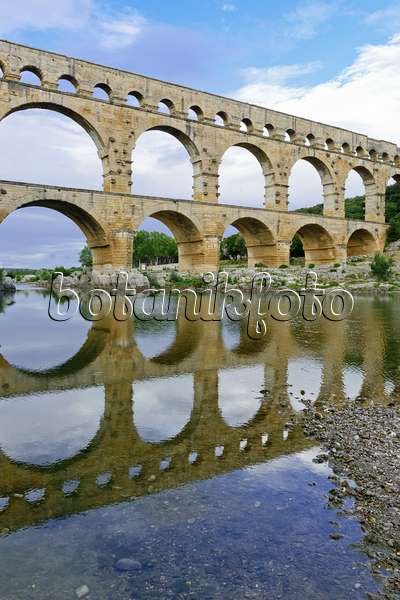 557082 - Pont du Gard, Languedoc-Roussillon, Frankreich