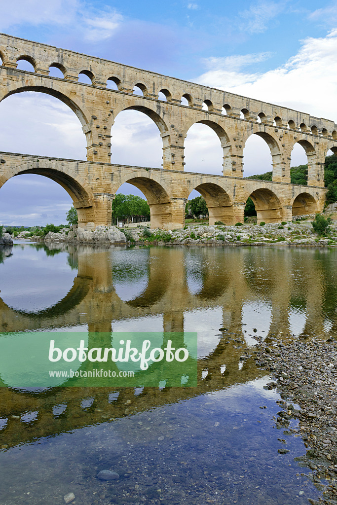 557082 - Pont du Gard, Languedoc-Roussillon, Frankreich