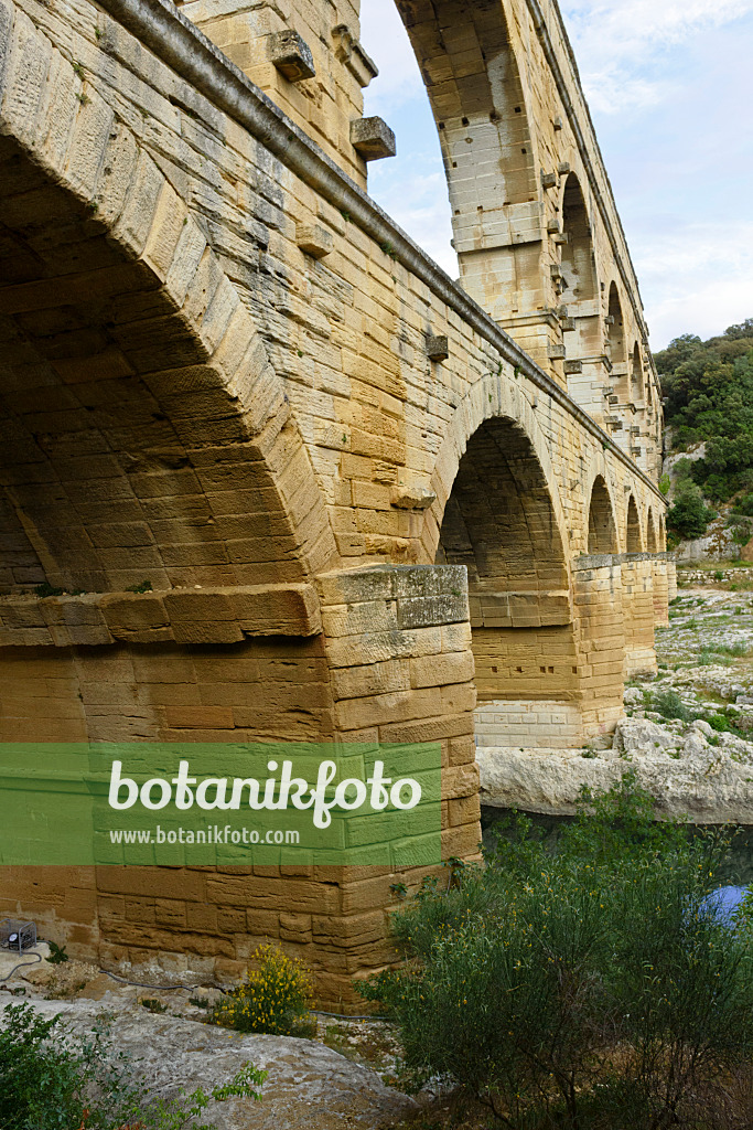 557084 - Pont du Gard, Languedoc-Roussillon, Frankreich