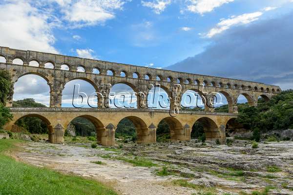557088 - Pont du Gard, Languedoc-Roussillon, Frankreich