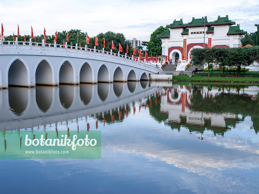 434095 - Chinese Garden, Singapore