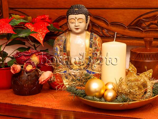 444014 - Composition florale de Noël avec Bouddha