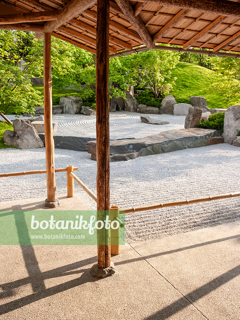 401212 - Dry landscape garden, Japanese Garden, Erholungspark Marzahn, Berlin, Germany