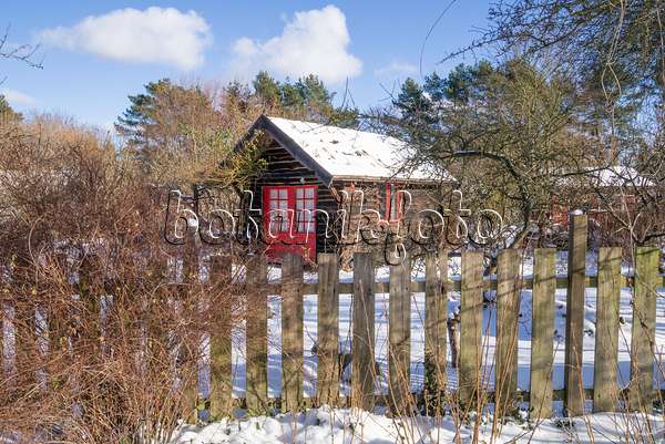 625024 - Garden house in a wintery allotment garden