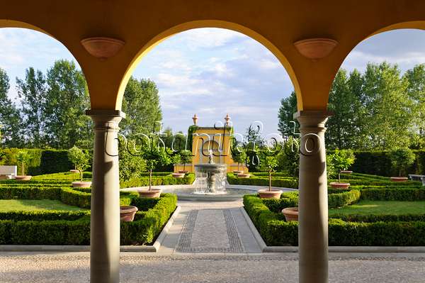 486232 - Italian Renaissance Garden, Erholungspark Marzahn, Berlin, Germany
