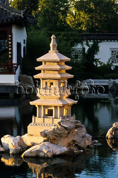 381054 - Lanterne en pierre, jardin chinois, Erholungspark Marzahn, Berlin, Allemagne