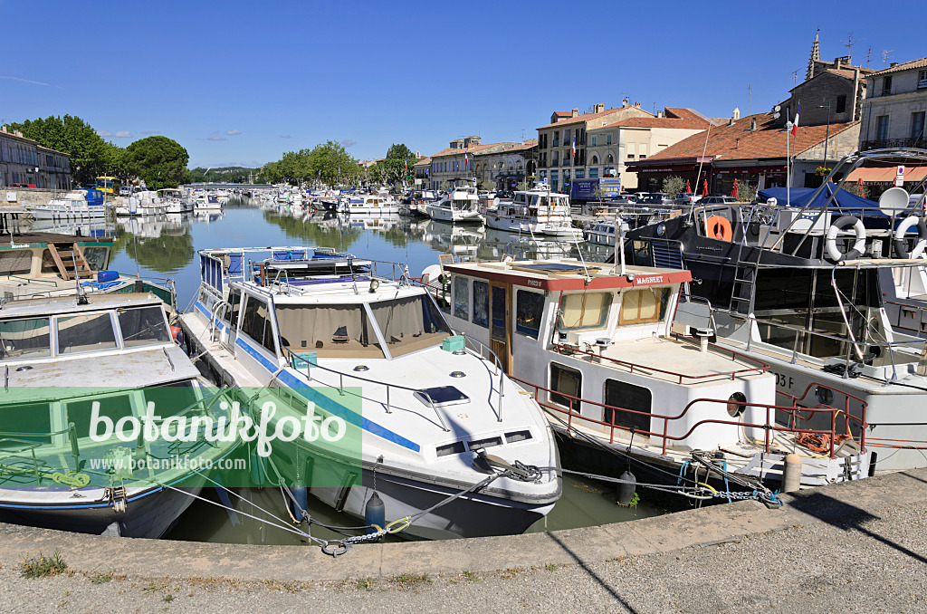 557147 - Marina, Beaucaire, France