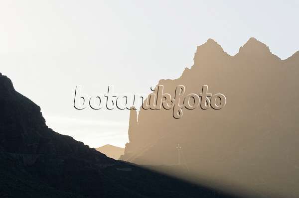 564090 - Mountain landscape in sunset light, Gran Canaria, Spain