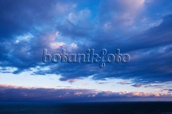 372034 - Nuages du soir au-dessus de la mer Baltique, Usedom, Allemagne