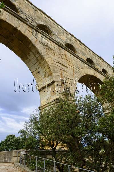 557085 - Pont du Gard, Languedoc-Roussillon, France
