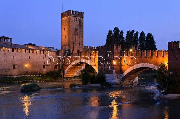 568061 - Ponte Scaligero et Castelvecchio, Verona, Italie