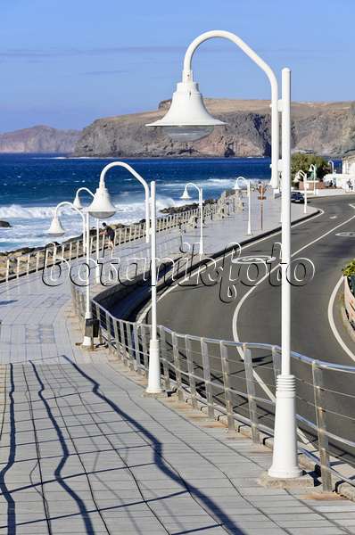 564202 - Promenade de la plage, Puerto de las Nieves, Gran Canaria, Espagne