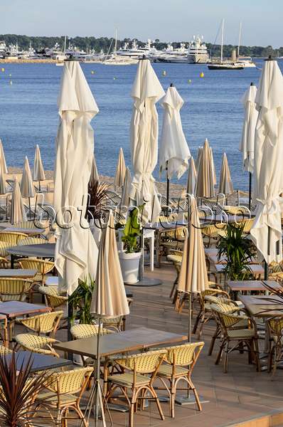 569020 - Restaurant at the Promenade de la Croisette, Cannes, France