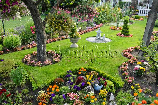534285 - Summer flowers in an allotment garden