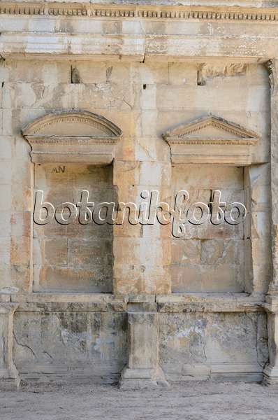 557312 - Temple de Diane, Jardins de la Fontaine, Nîmes, France