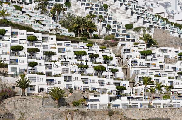 564106 - Versant d'une montagne avec des hôtels et des villages de vacances, Puerto Rico, Gran Canaria, Espagne