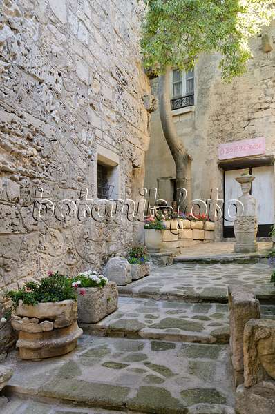 557129 - Vieille ville, Les Baux-de-Provence, Provence, France