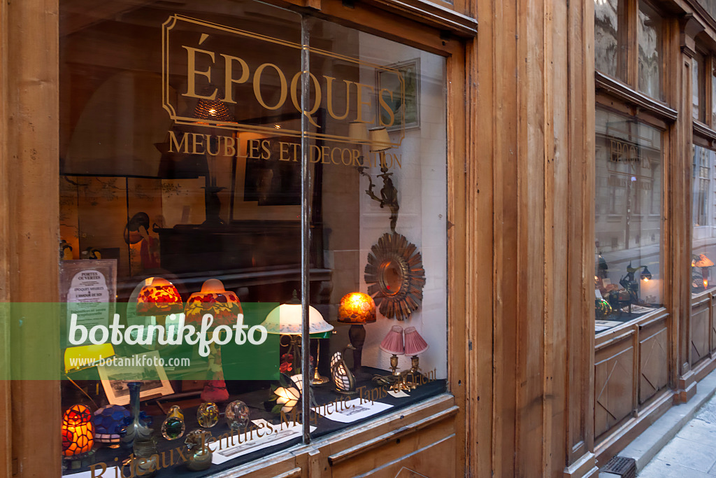 453169 - Antique shop in the old town, Geneva, Switzerland