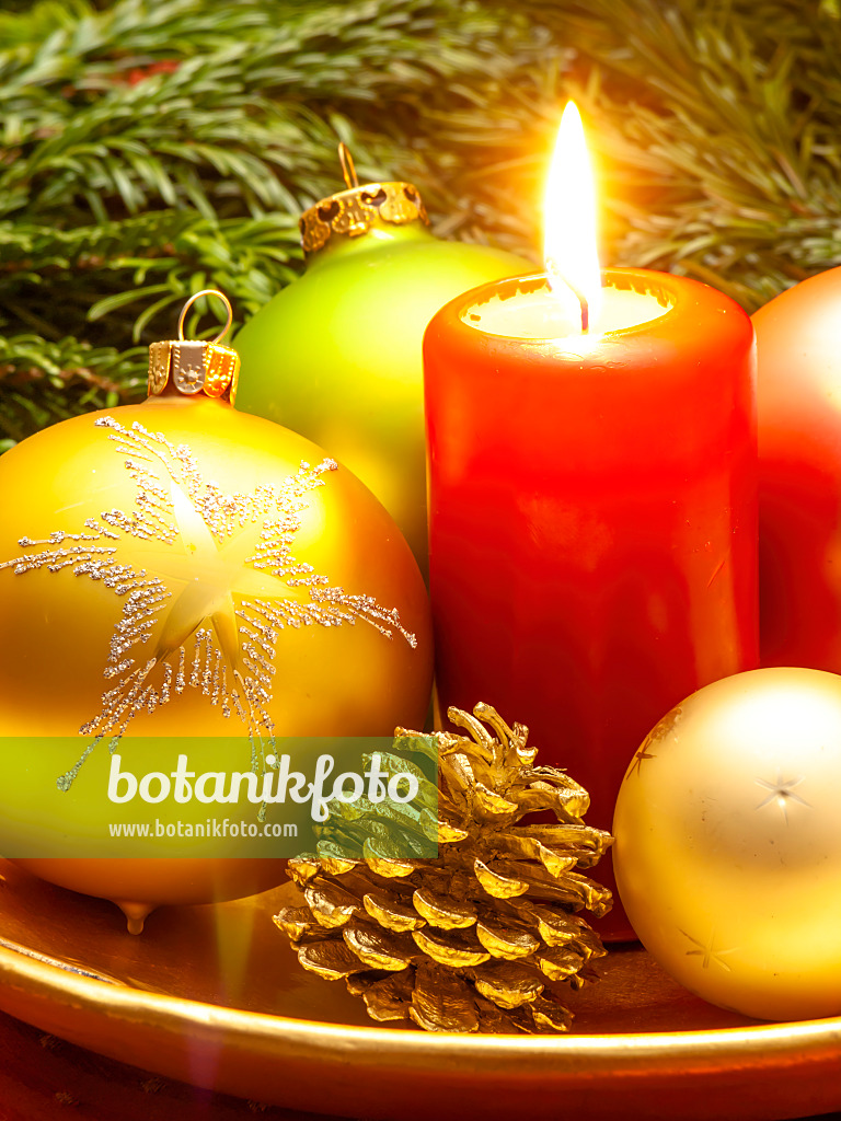 444048 - Décoration de Noël avec boules d'arbre de Noël