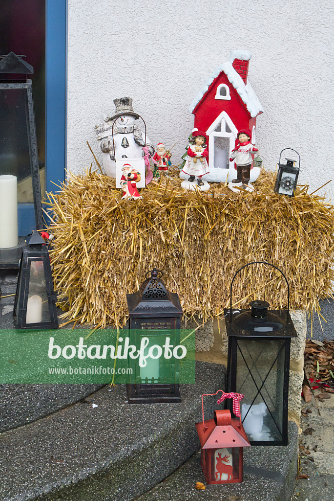 527026 - Décoration de Noël avec des lampes tempête