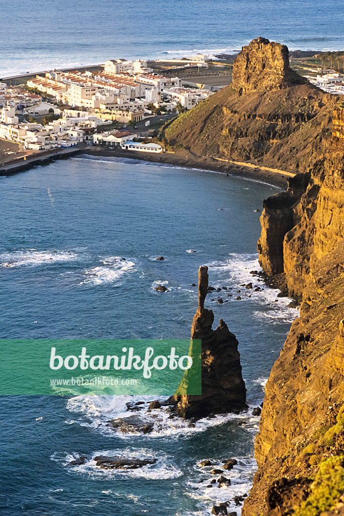 397089 - Dedo de Dios (Finger of God), Puerto de las Nieves, Gran Canaria, Spain
