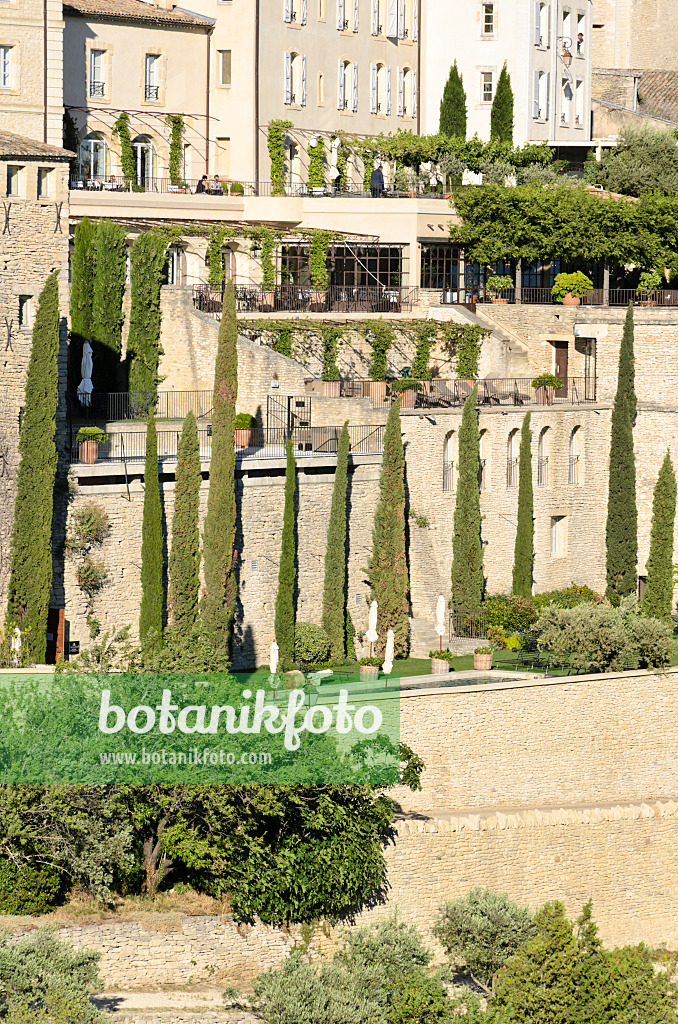 557189 - Gordes, Provence, France