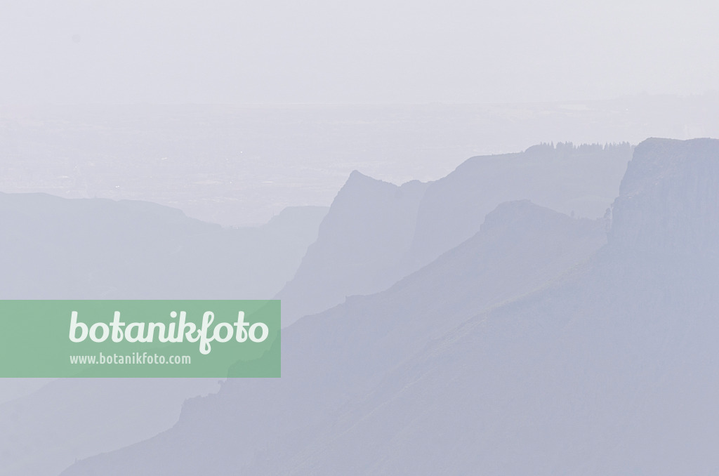 564182 - Hazy mountain side, Gran Canaria, Spain