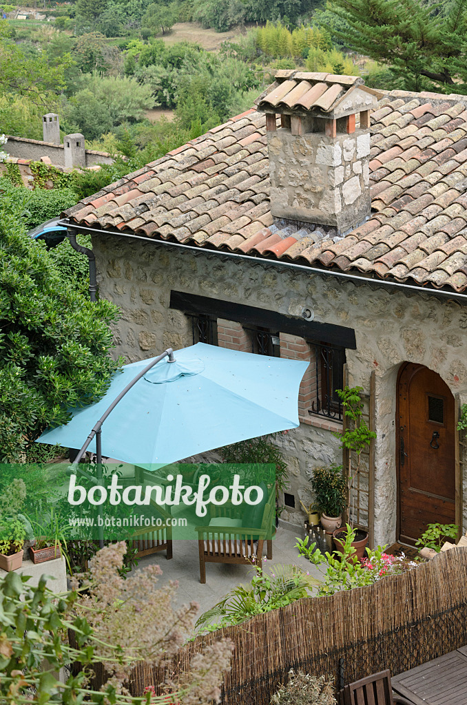 569078 - House with terrace, Vence, France
