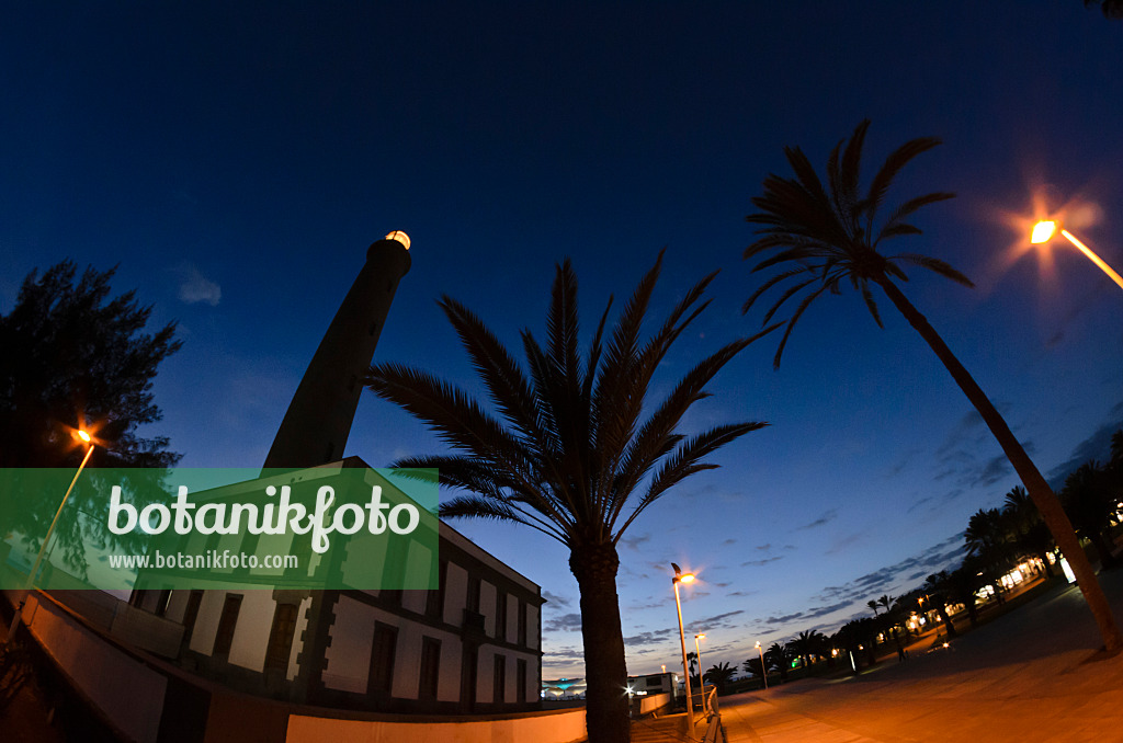564242 - Lighthouse at sunset, Maspalomas, Gran Canaria, Spain